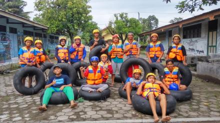 Wisata River Tubing di Kuden